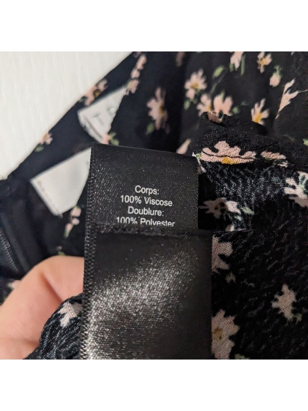 ASTR the Label | Sweetheart neckline top in Floral ditsy print - Picture 9 of 14